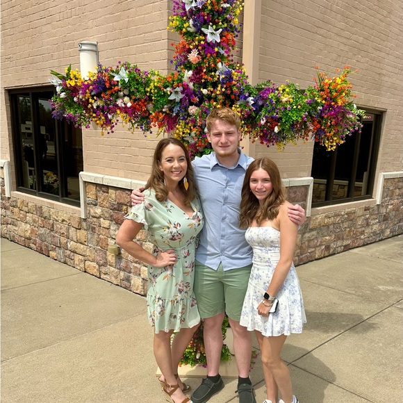 Meet your Posher, Nadia - Picture 1 of 1